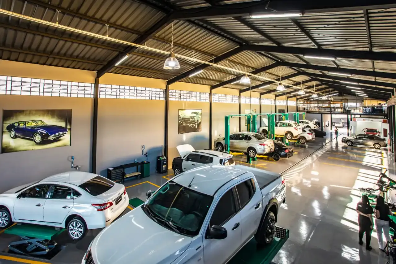 Oficina mecânica em Brasília YBC parte de dentro